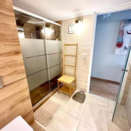 Apartment Cozy With Parking Near The Center *