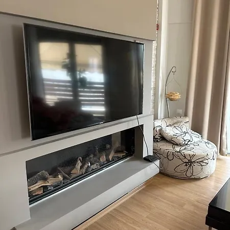 Apartment Cozy With Parking Near The Center *